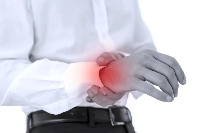 Symptoms of Wrist Pain - Ritucci Regenerative Med Symptoms of Wrist Pain